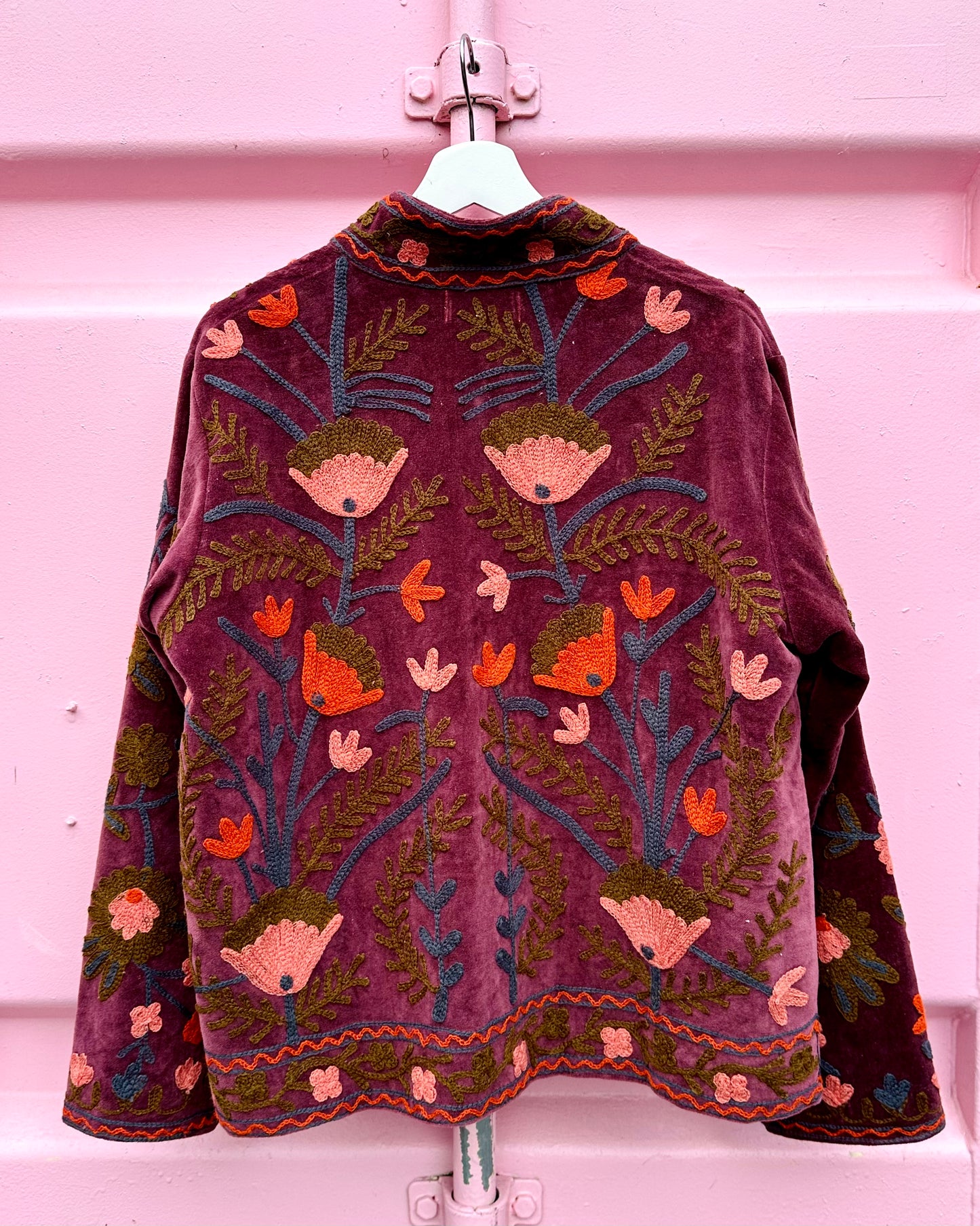 PRAANAM - VELVET SUZANI / RICH BURGUNDY