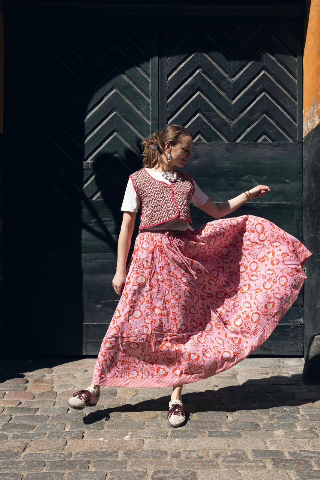 SS25 - LOTO SKIRT / TAFFY PINK AND LOVE RED