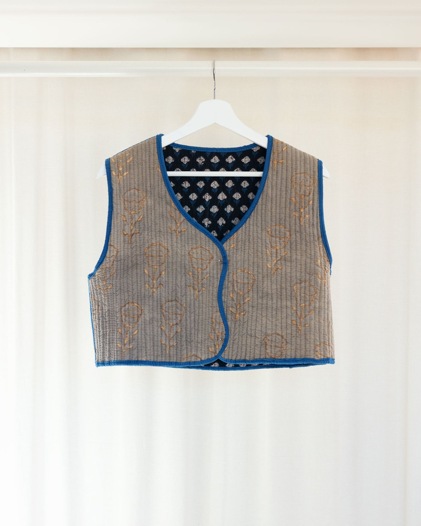 SS25 - MINA VEST /  DEEP BLACK AND WARM GREY