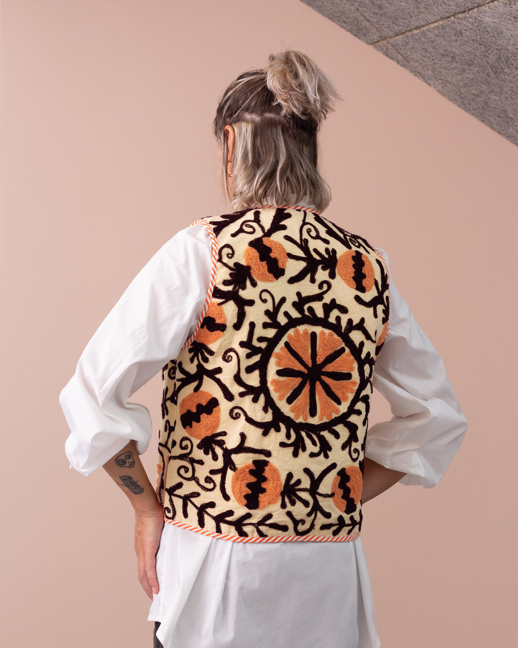 Kala Vest - Cream/Orange