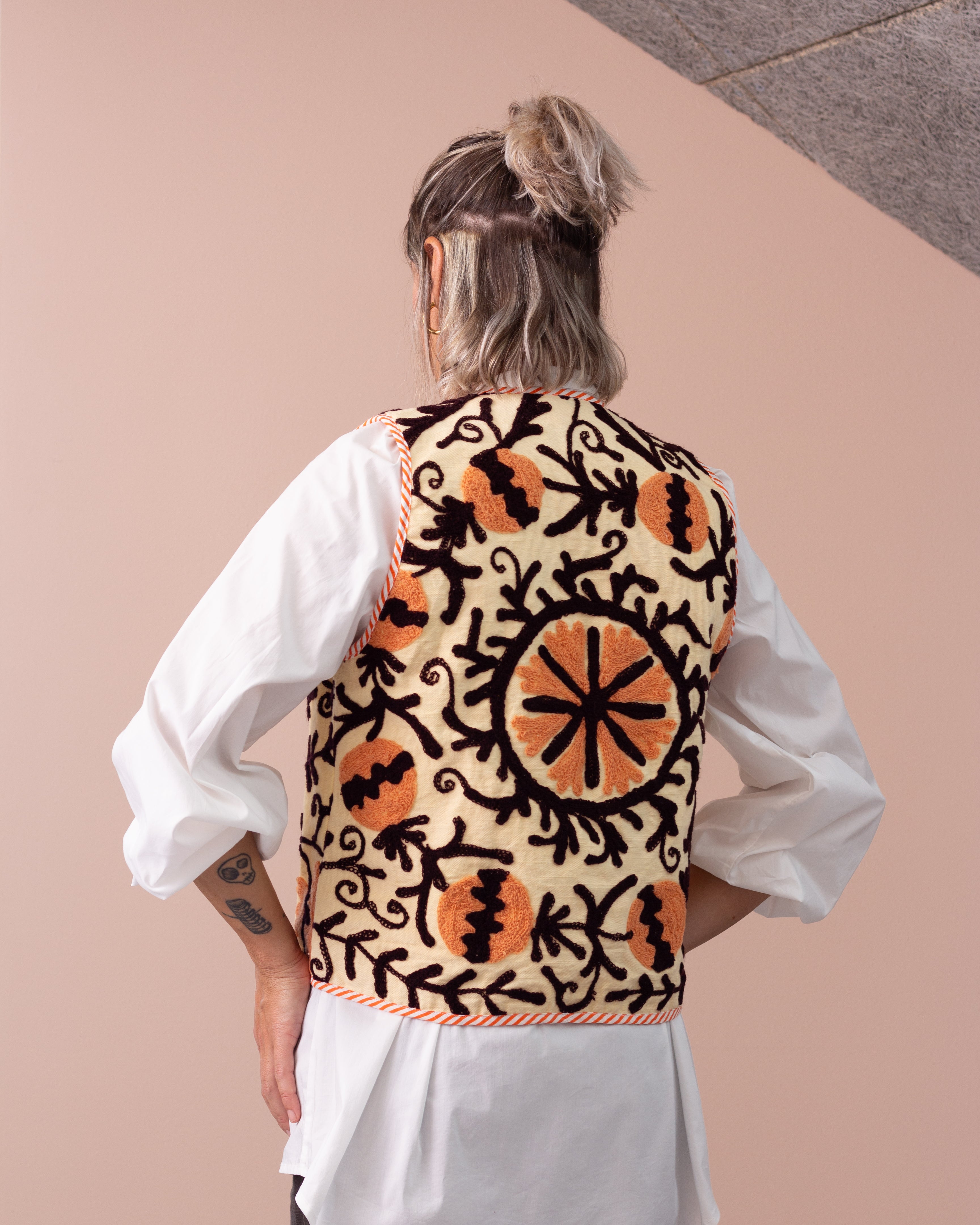 Kala Vest - Cream/Orange