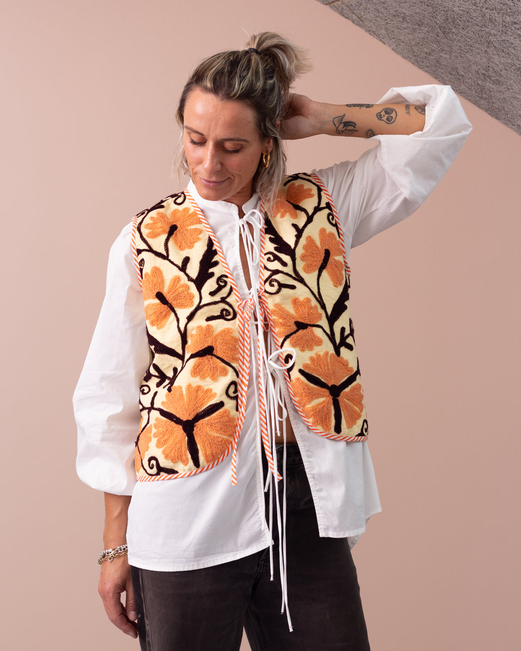 Kala Vest - Cream/Orange