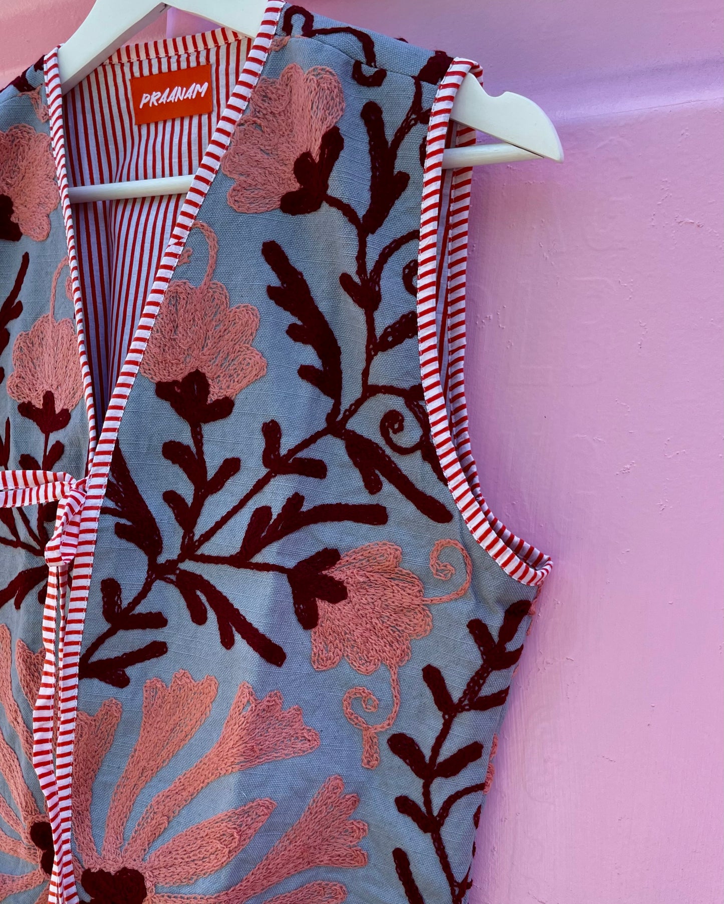 PRAANAM - KALA VEST / SILVER STONE