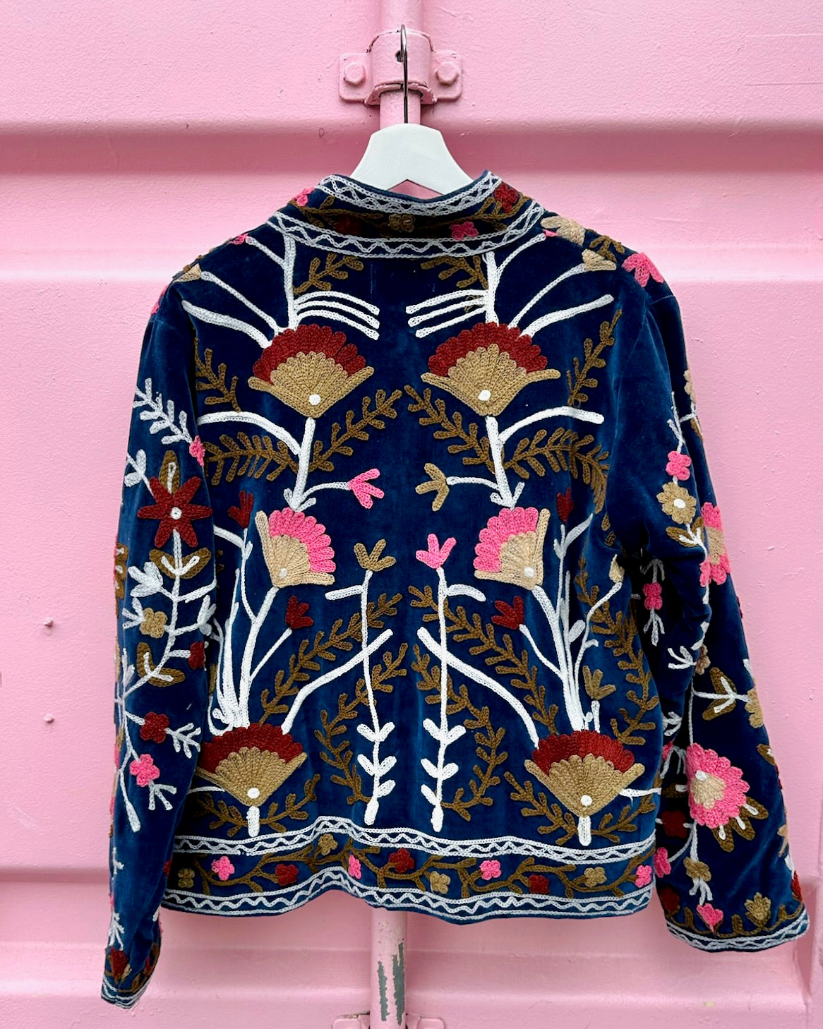 PRAANAM - VELVET SUZANI / DEEP BLUE