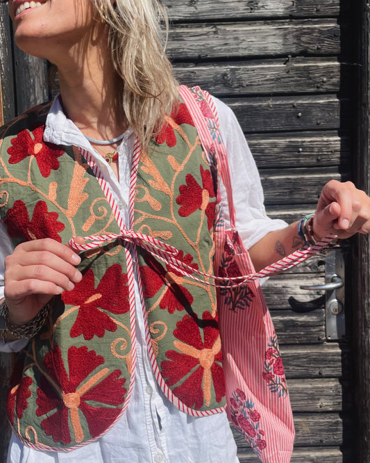 PRAANAM - KALA VEST / MUSK GREEN