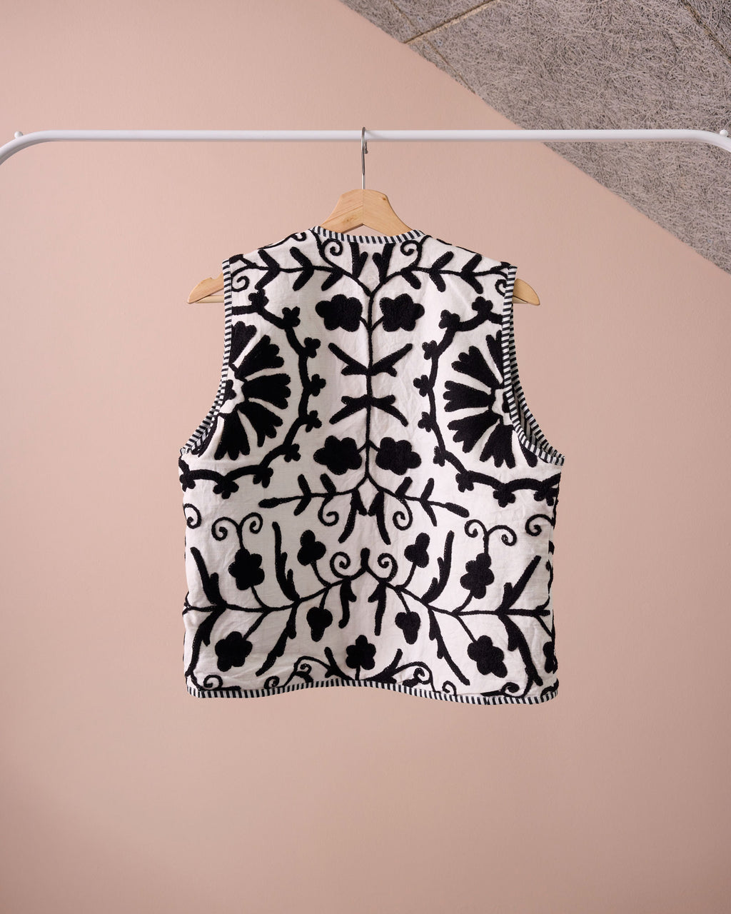white/black