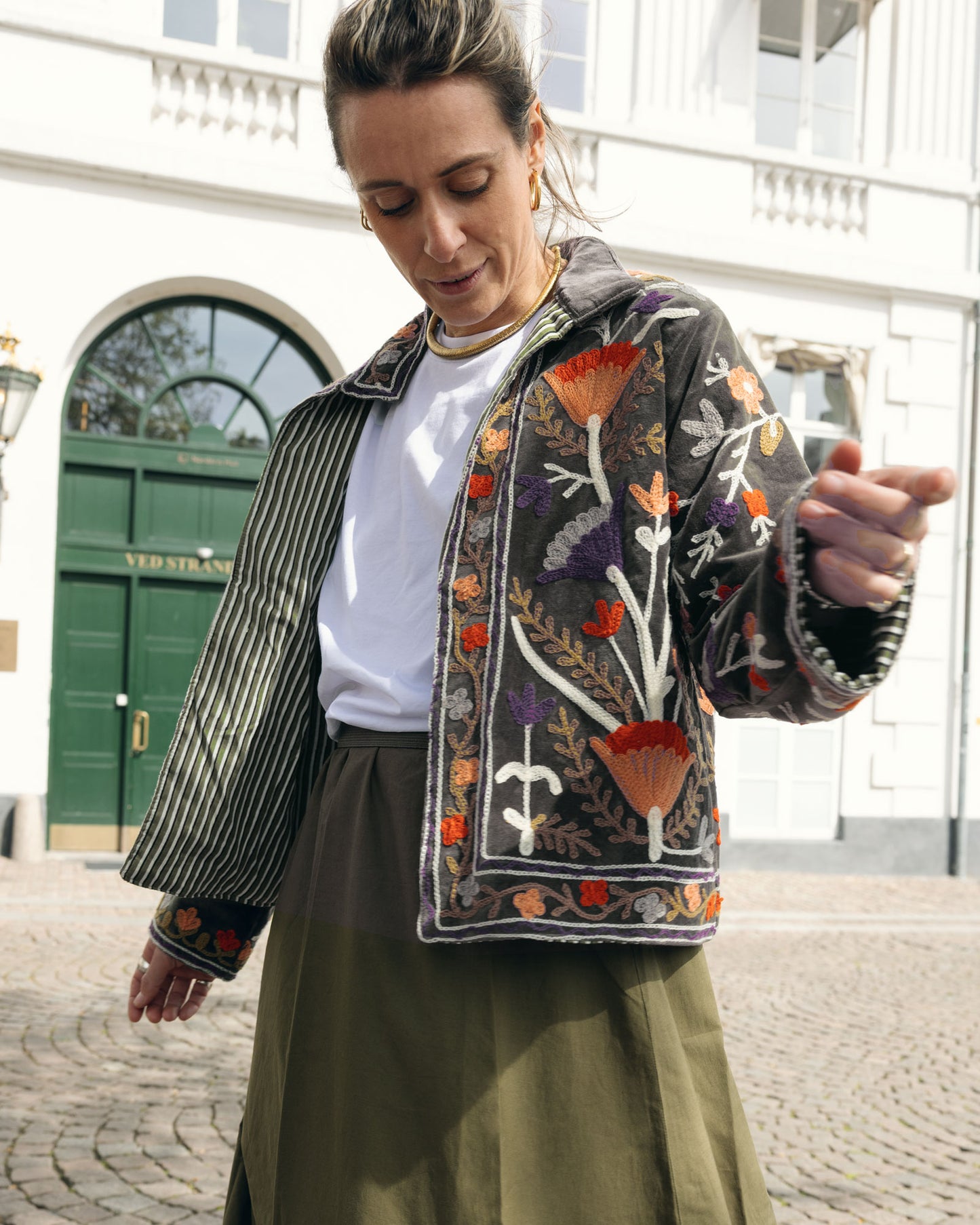 PRAANAM - VELVET SUZANI / SAGE GREEN